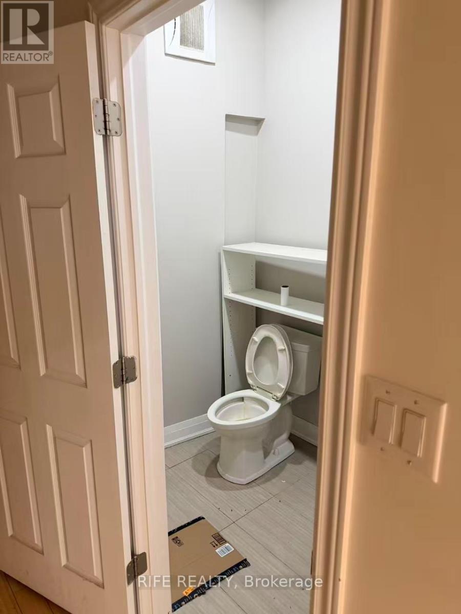 2615 Yonge Street, Toronto, Ontario  M4P 2J1 - Photo 4 - C12650678