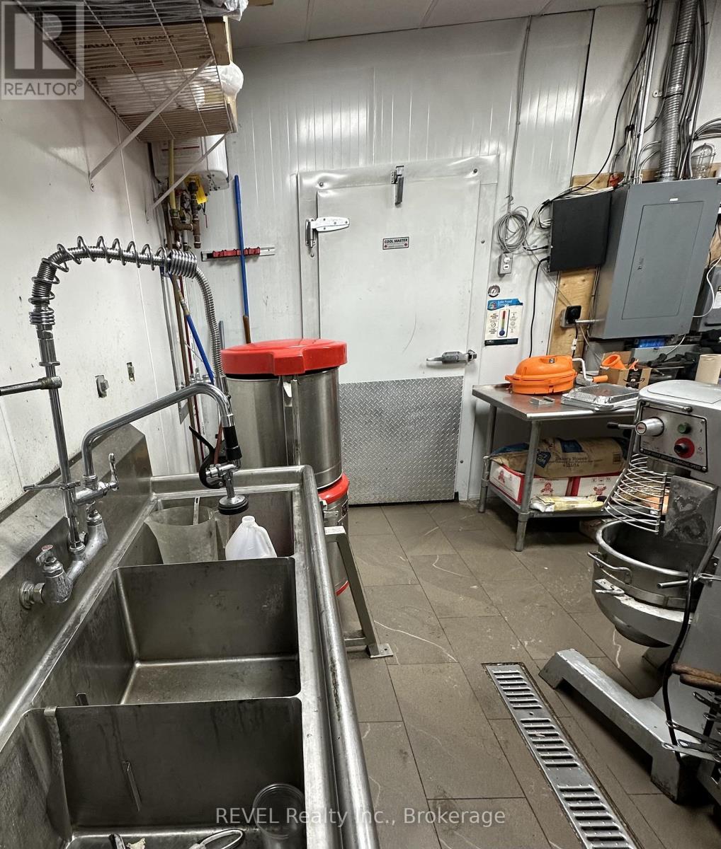 7 - 8685 Lundys Lane, Niagara Falls, Ontario  L2H 1H4 - Photo 13 - X12812202