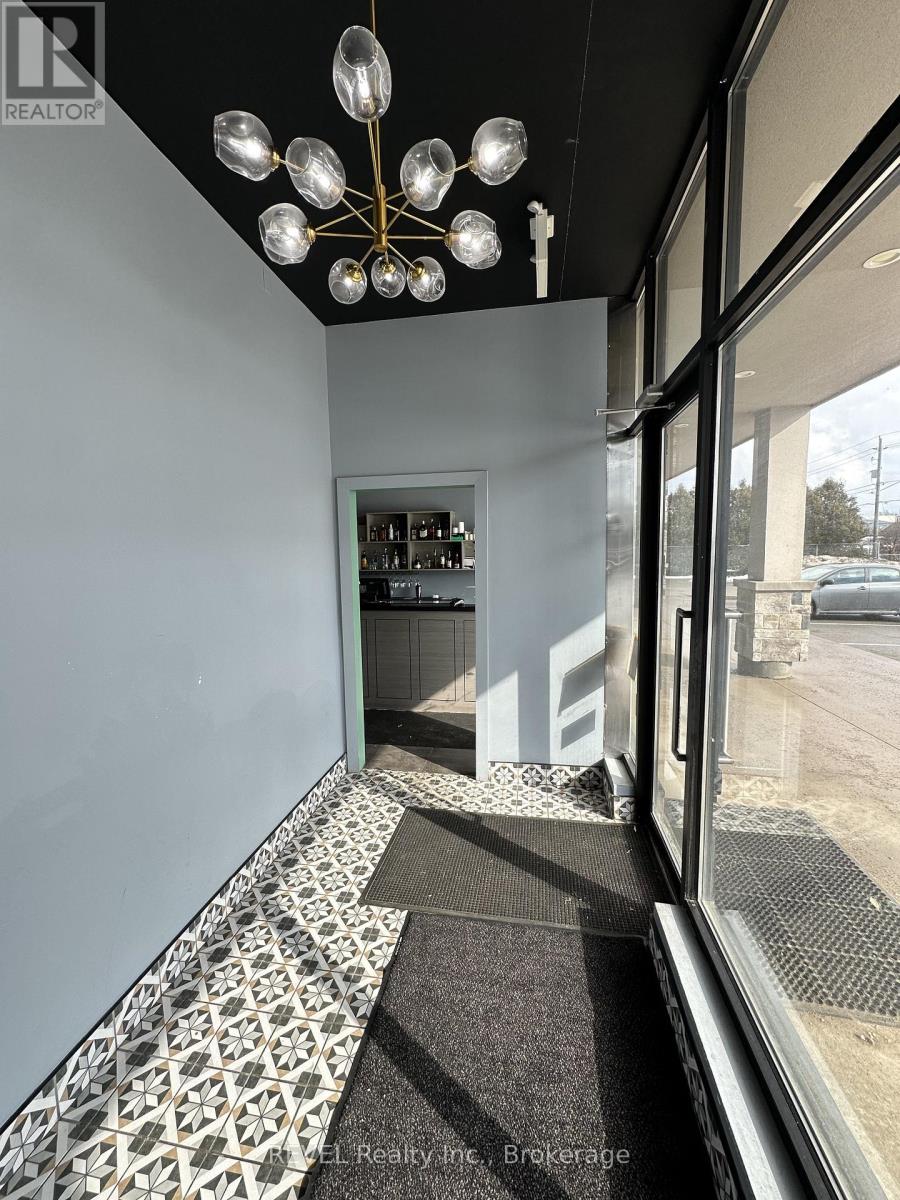 7 - 8685 Lundys Lane, Niagara Falls, Ontario  L2H 1H4 - Photo 5 - X12812202