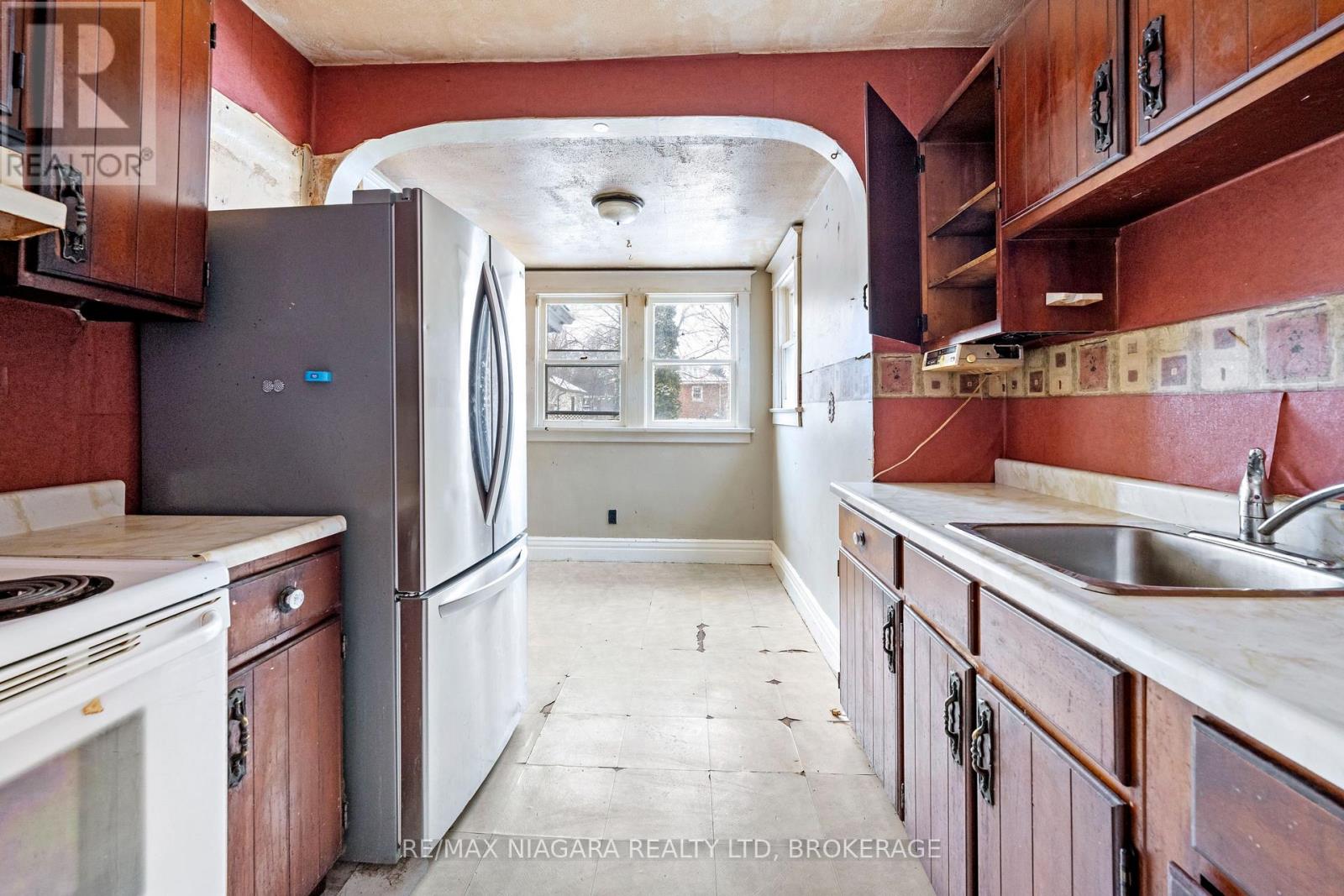 6437 Culp Street, Niagara Falls, Ontario L2G 2C2 - Photo 15 - X12812204