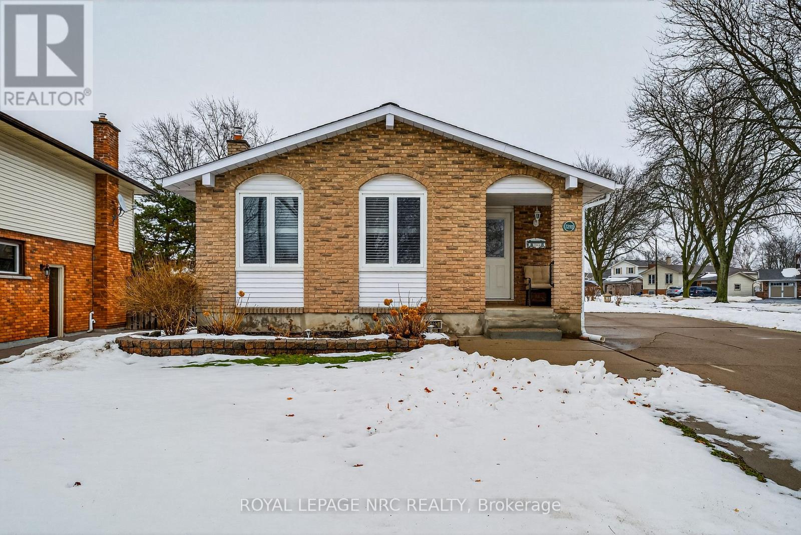 3292 Appleford Avenue, Niagara Falls (Casey), Ontario  L2J 3N9 - Photo 3 - X12812252