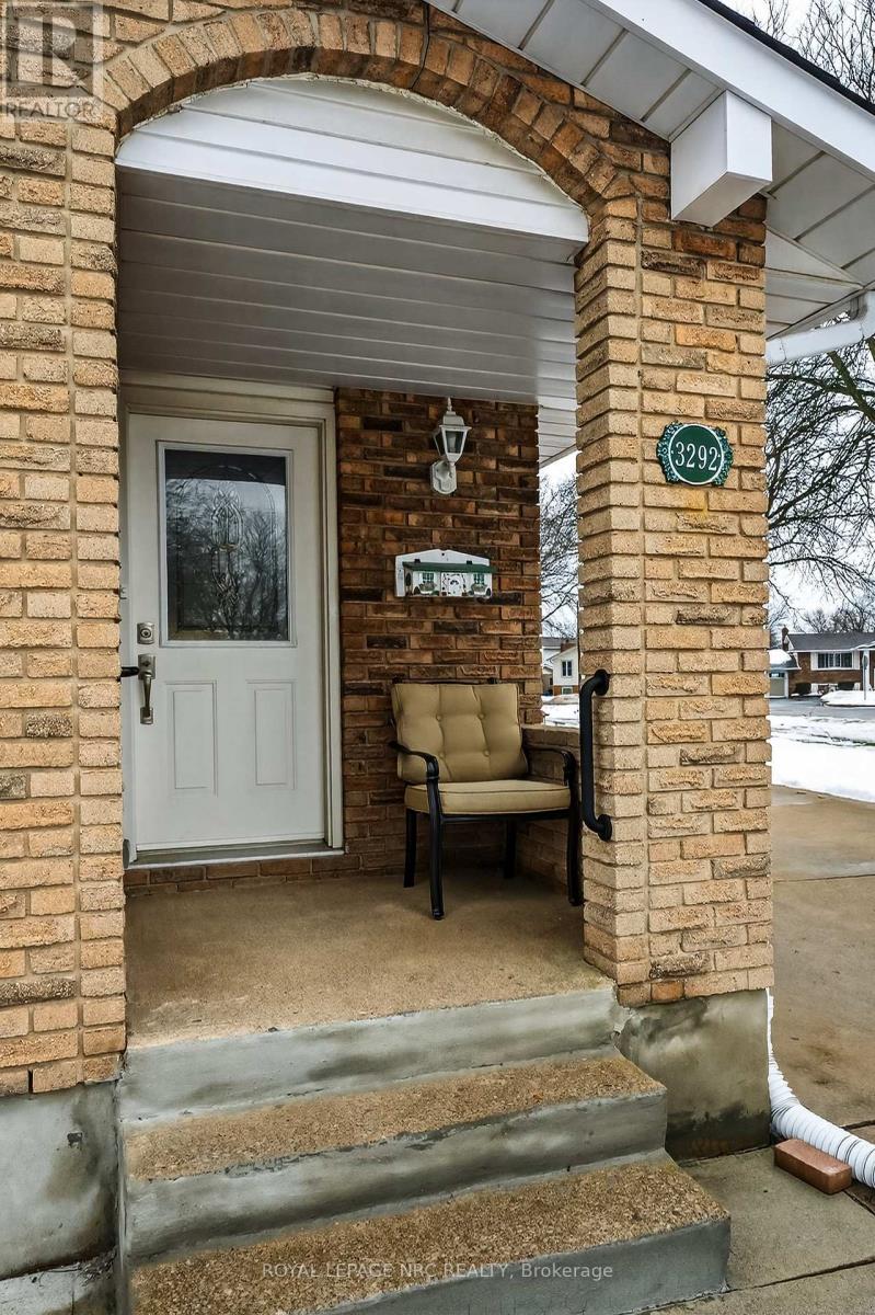 3292 Appleford Avenue, Niagara Falls (Casey), Ontario  L2J 3N9 - Photo 5 - X12812252