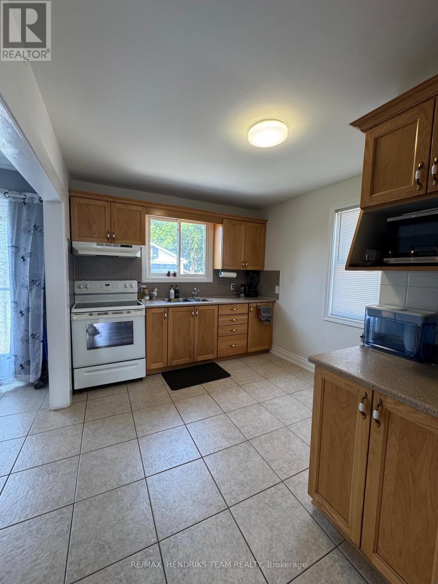 91 Page Street, St. Catharines, Ontario  L2R 4A8 - Photo 3 - X12812322