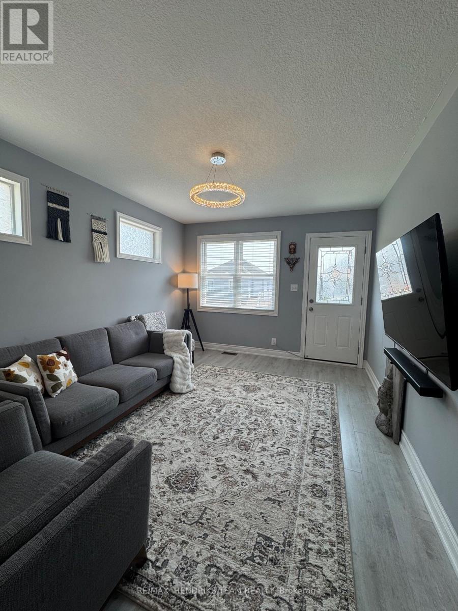 91 Page Street, St. Catharines, Ontario  L2R 4A8 - Photo 4 - X12812322