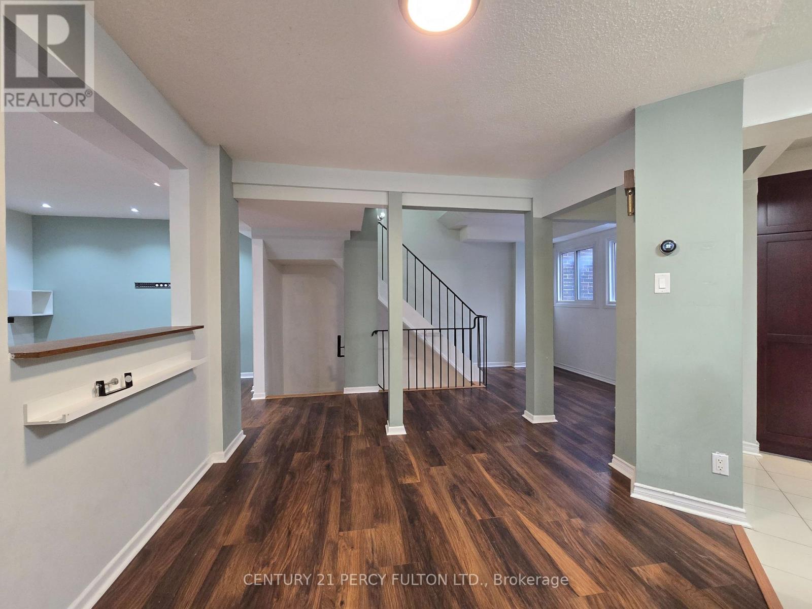 28 SPIRE HILLWAY, Toronto, Ontario