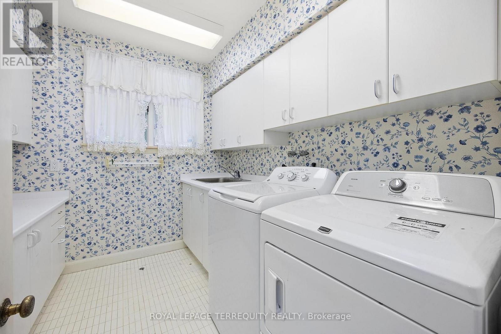 2 Chieftain Crescent, Toronto, Ontario  M2L 2H4 - Photo 27 - C12812110