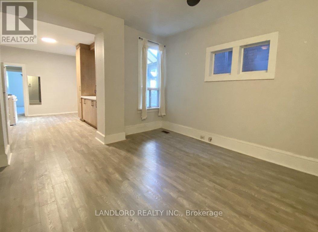 Main - 1078 College Street, Toronto, Ontario  M6H 1B3 - Photo 14 - C12812128