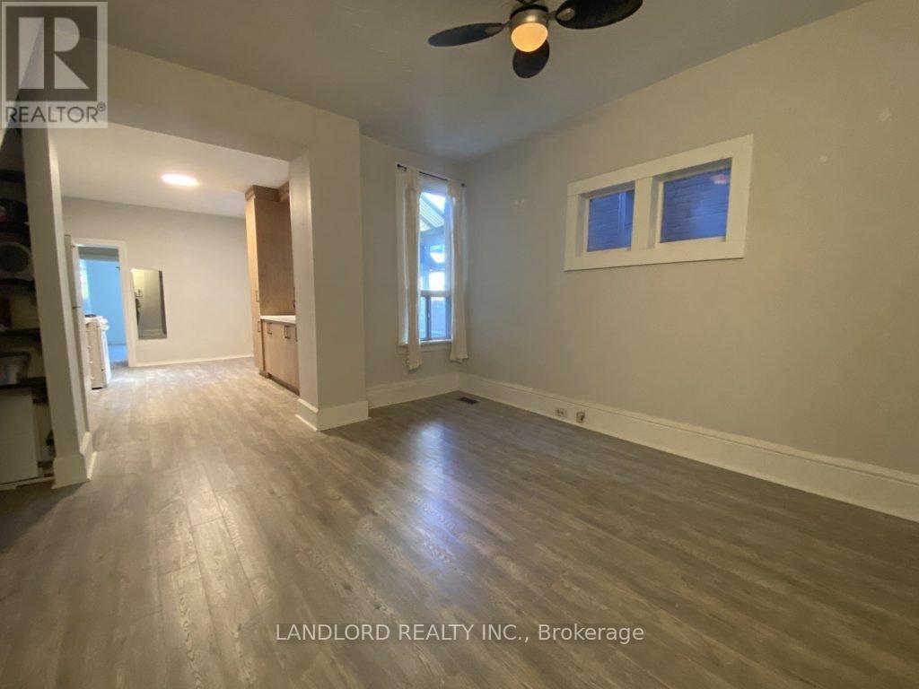 Main - 1078 College Street, Toronto, Ontario  M6H 1B3 - Photo 15 - C12812128