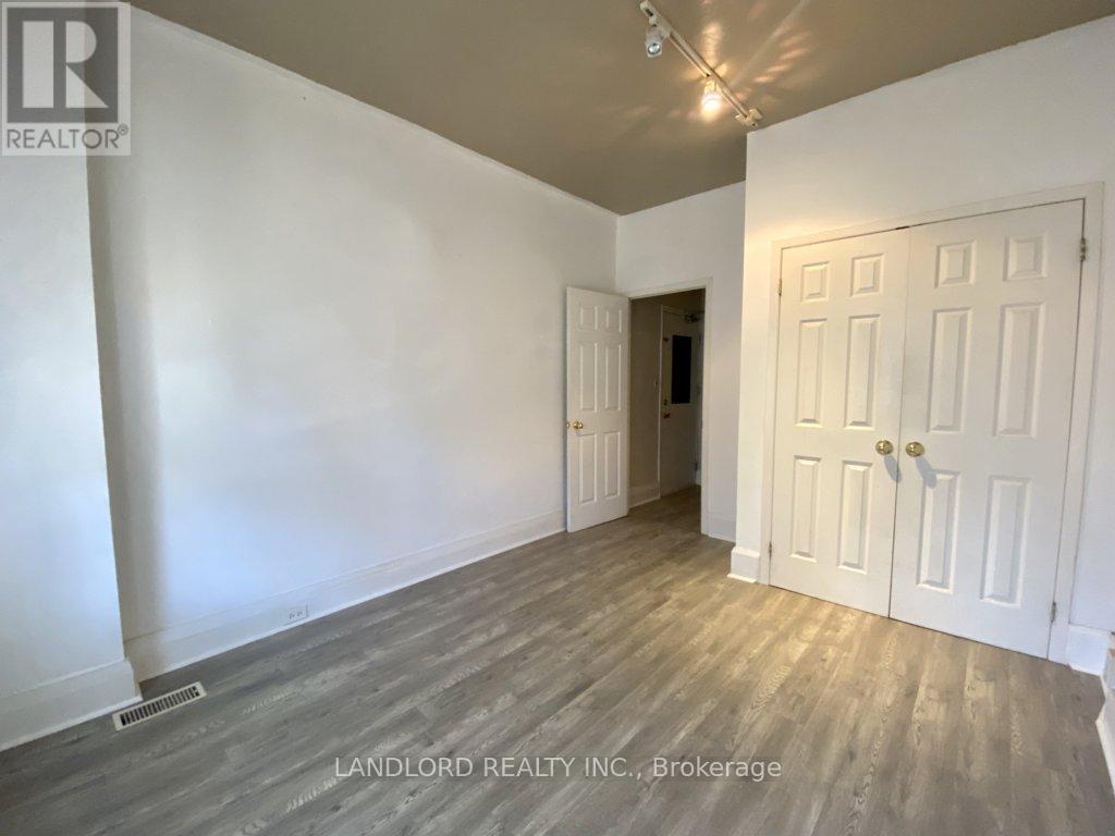 Main - 1078 College Street, Toronto, Ontario  M6H 1B3 - Photo 19 - C12812128