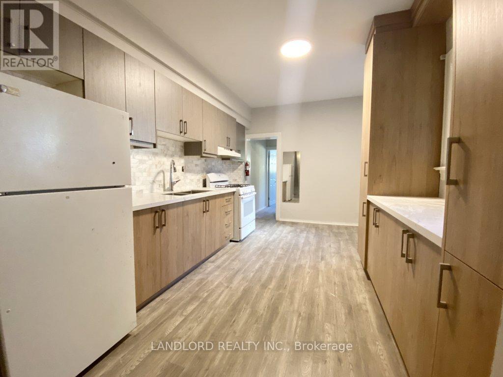 Main - 1078 College Street, Toronto, Ontario  M6H 1B3 - Photo 3 - C12812128