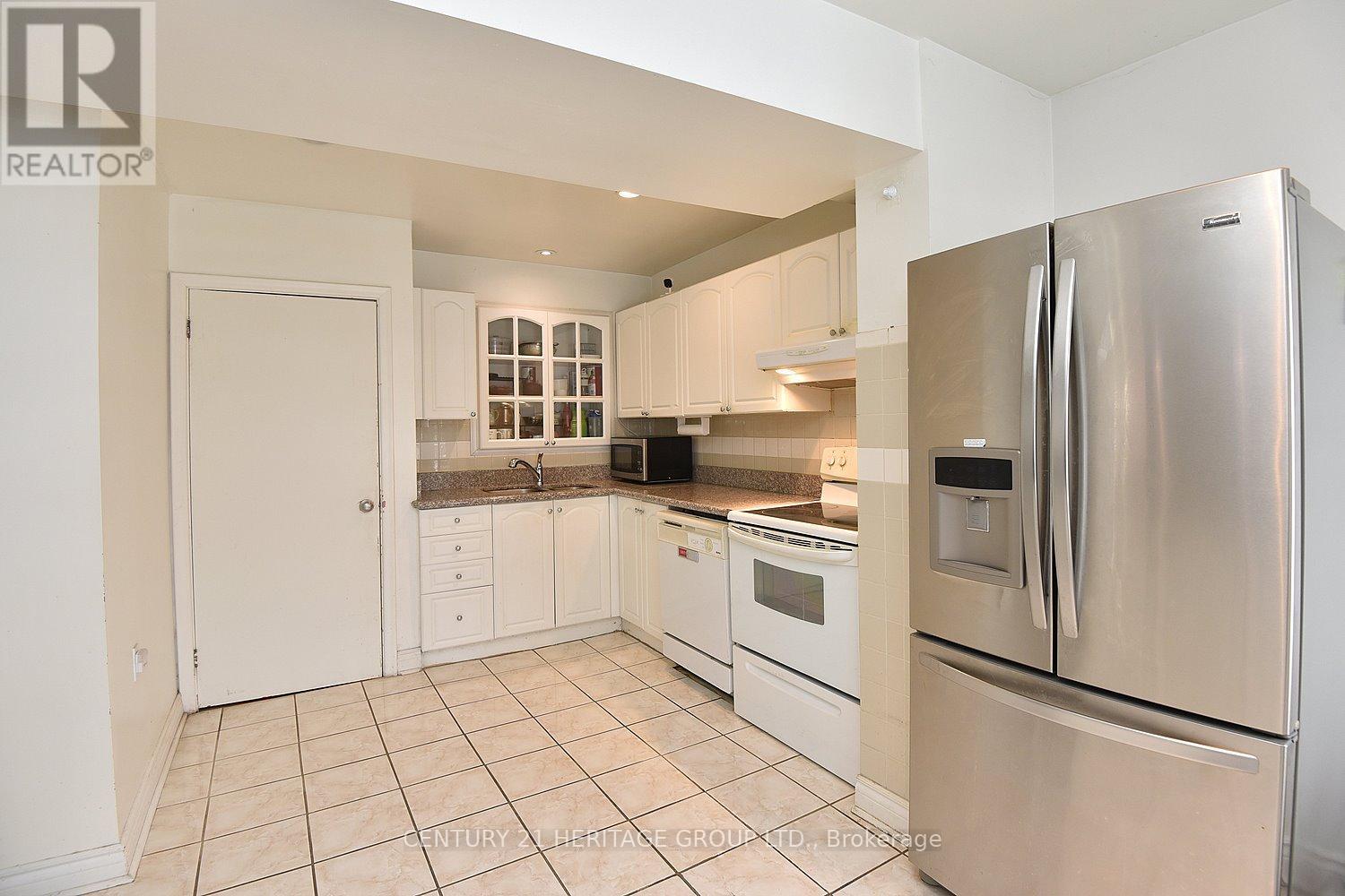 1022 Willowdale Avenue, Toronto, Ontario  M2M 3E1 - Photo 16 - C12812180