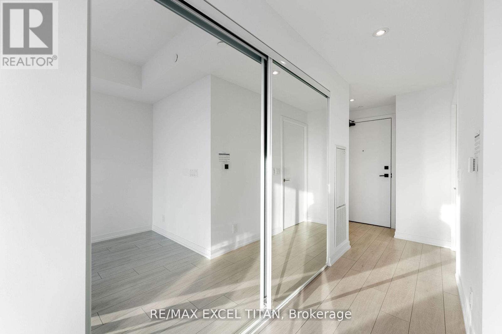 4803 - 55 Mercer Street, Toronto, Ontario  M5V 0W4 - Photo 7 - C12812184