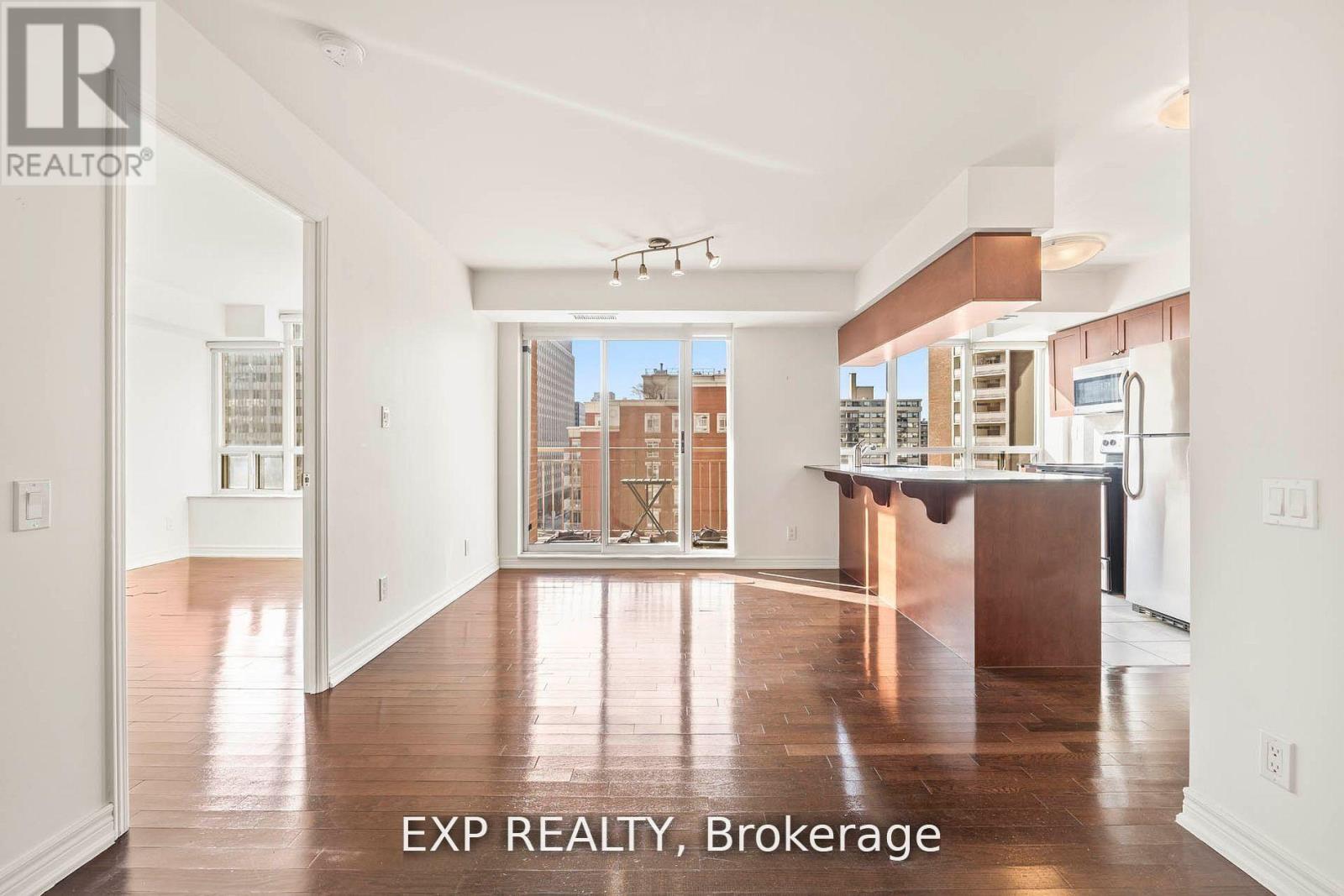 1101 - 60 St Clair Avenue W, Toronto, Ontario  M4V 1M7 - Photo 4 - C12812210