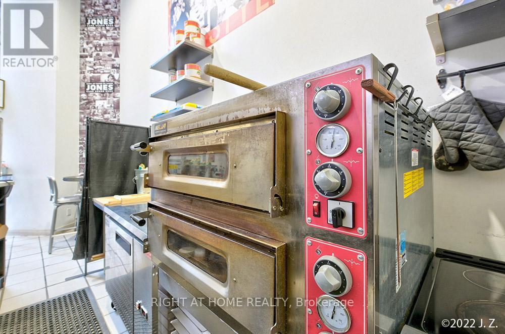 Unit 9 - 1033 Bay Street, Toronto, Ontario  M5S 3A5 - Photo 12 - C12812238