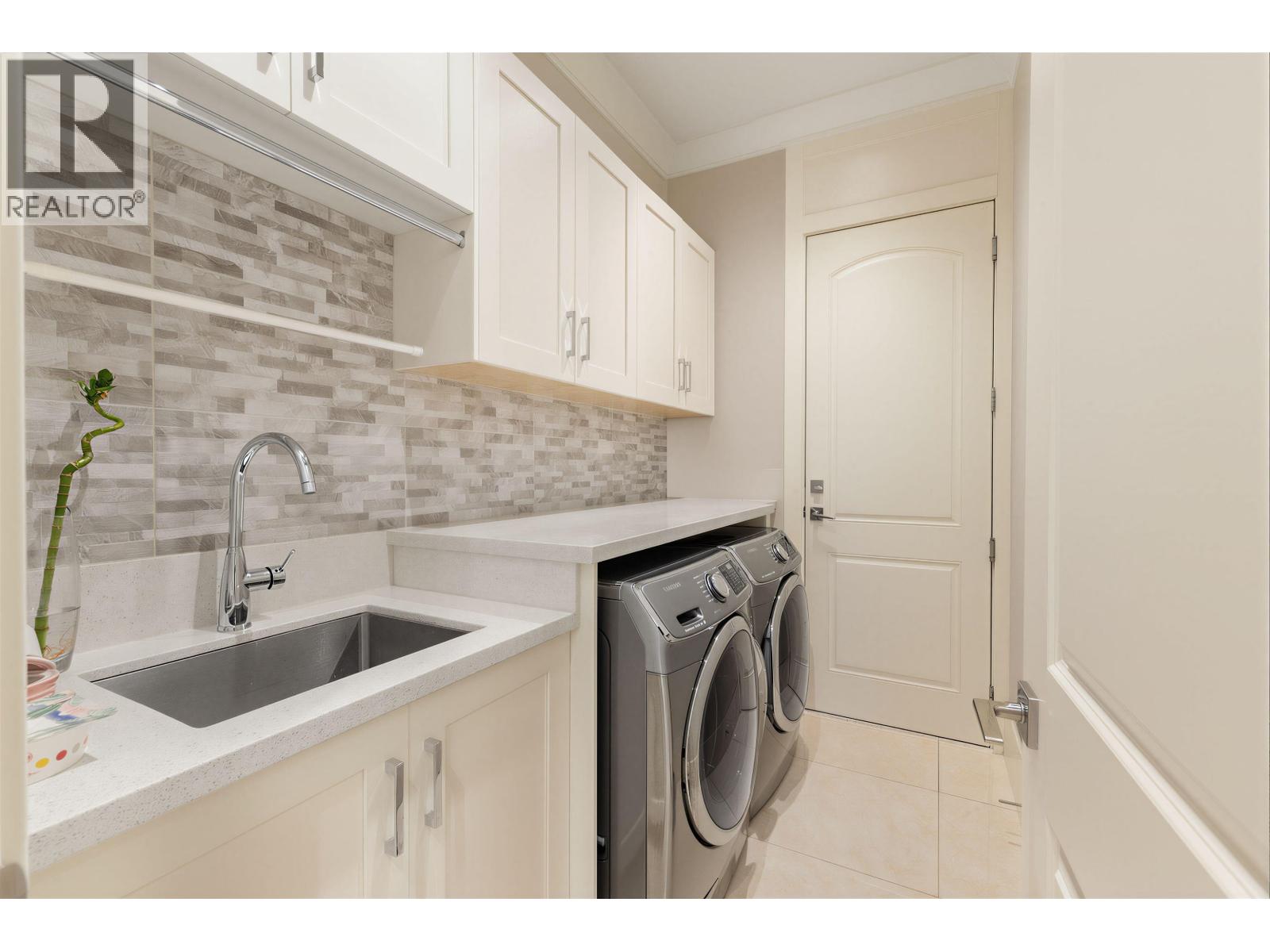 3800 Blundell Road, Richmond, British Columbia  V7C 1G4 - Photo 10 - R3085227