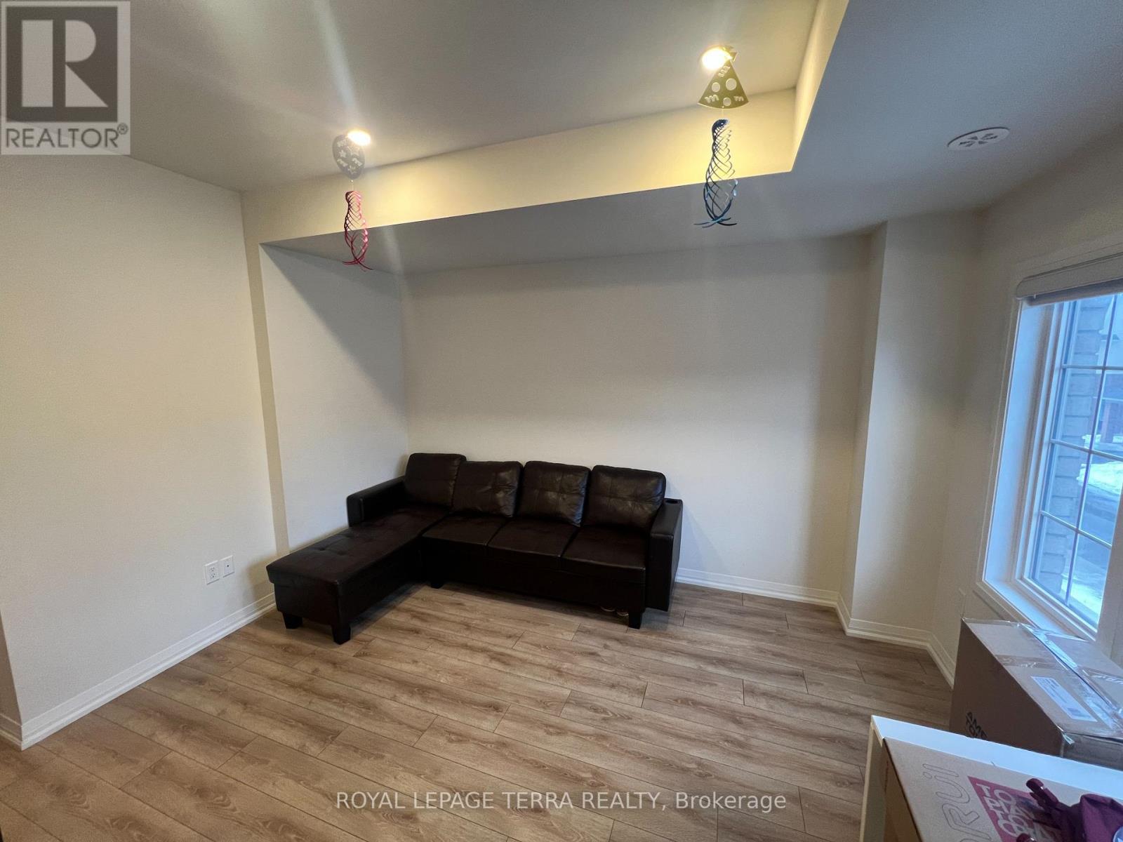 185 Royal Northern Path, Oshawa, Ontario L1L 0R6 - Photo 6 - E12812250