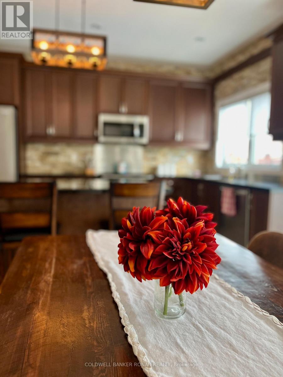 3 Swenson Street, New Tecumseth, Ontario  L9R 0J6 - Photo 7 - N12812222