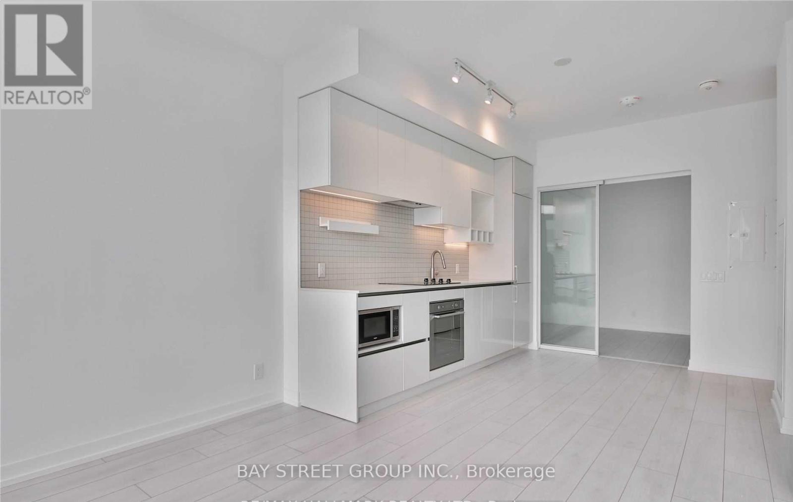 2601 - 5 Buttermill Avenue, Vaughan, Ontario  L4K 0J5 - Photo 10 - N12812256