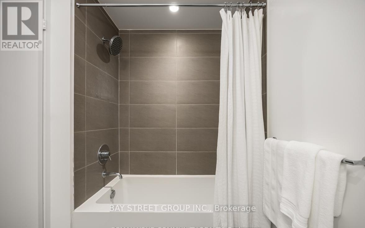 2601 - 5 Buttermill Avenue, Vaughan, Ontario  L4K 0J5 - Photo 15 - N12812256