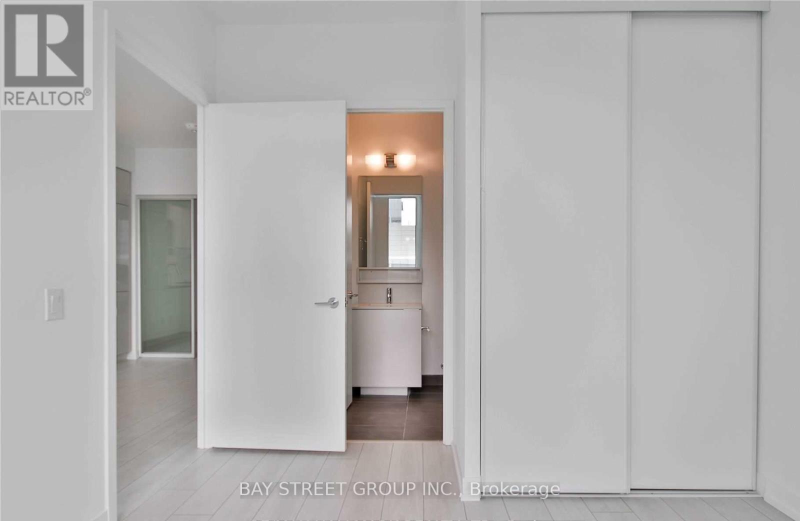 2601 - 5 Buttermill Avenue, Vaughan, Ontario  L4K 0J5 - Photo 17 - N12812256