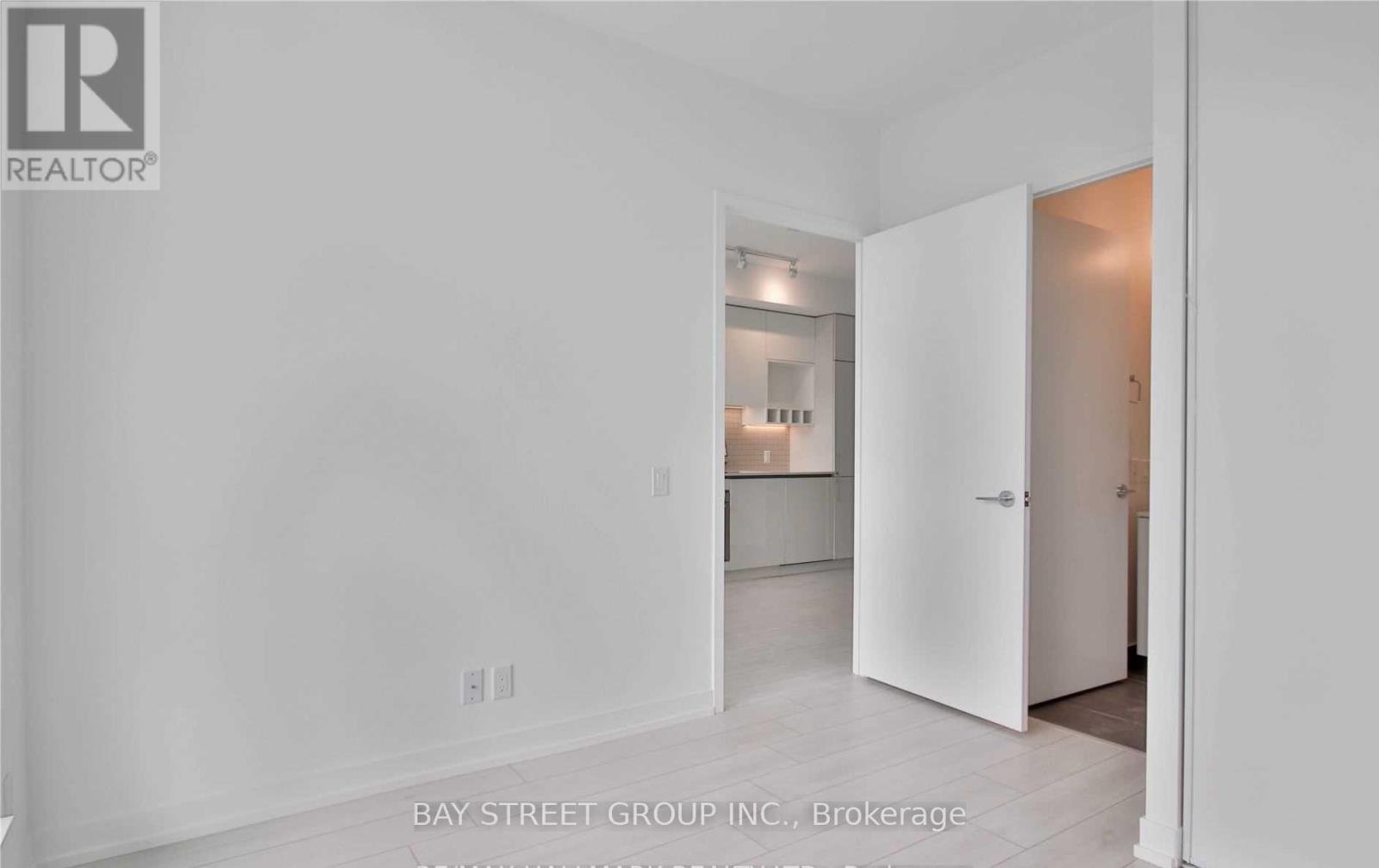 2601 - 5 Buttermill Avenue, Vaughan, Ontario  L4K 0J5 - Photo 19 - N12812256