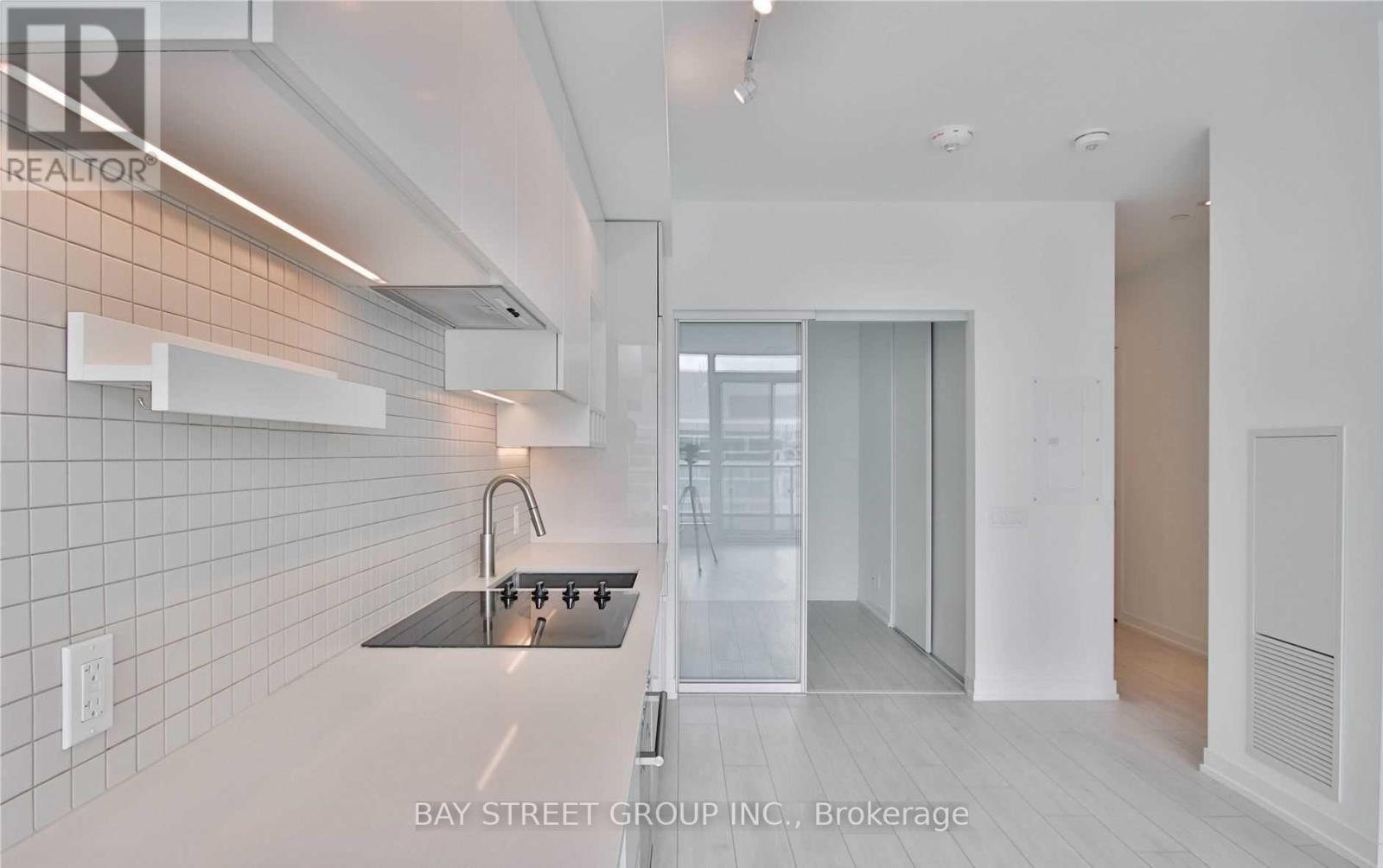 2601 - 5 Buttermill Avenue, Vaughan, Ontario  L4K 0J5 - Photo 8 - N12812256