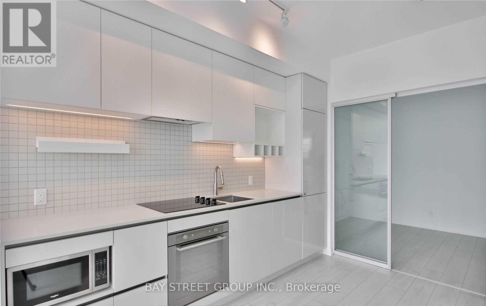 2601 - 5 Buttermill Avenue, Vaughan, Ontario  L4K 0J5 - Photo 9 - N12812256