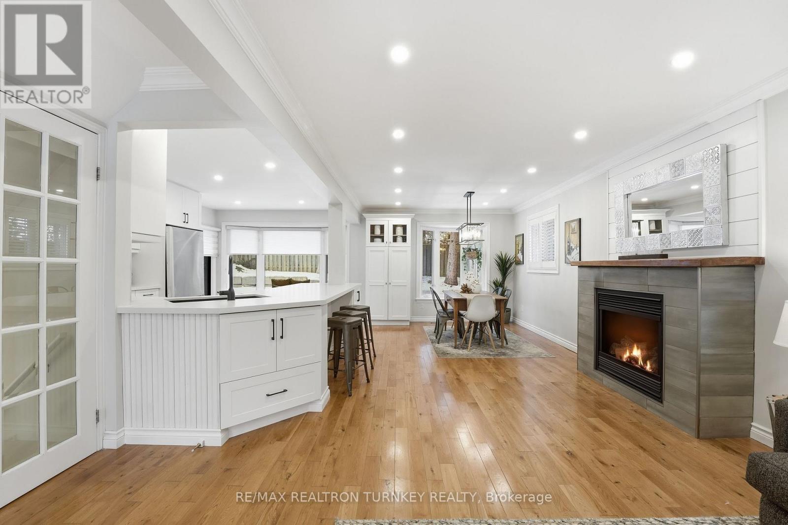 196 Orchard Heights Boulevard, Aurora, Ontario  L4G 4A8 - Photo 6 - N12812314