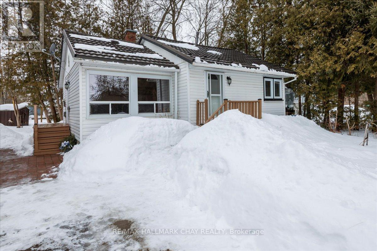 930 Gilmore Avenue, Innisfil (Lefroy), Ontario  L0L 1W0 - Photo 2 - N12812324