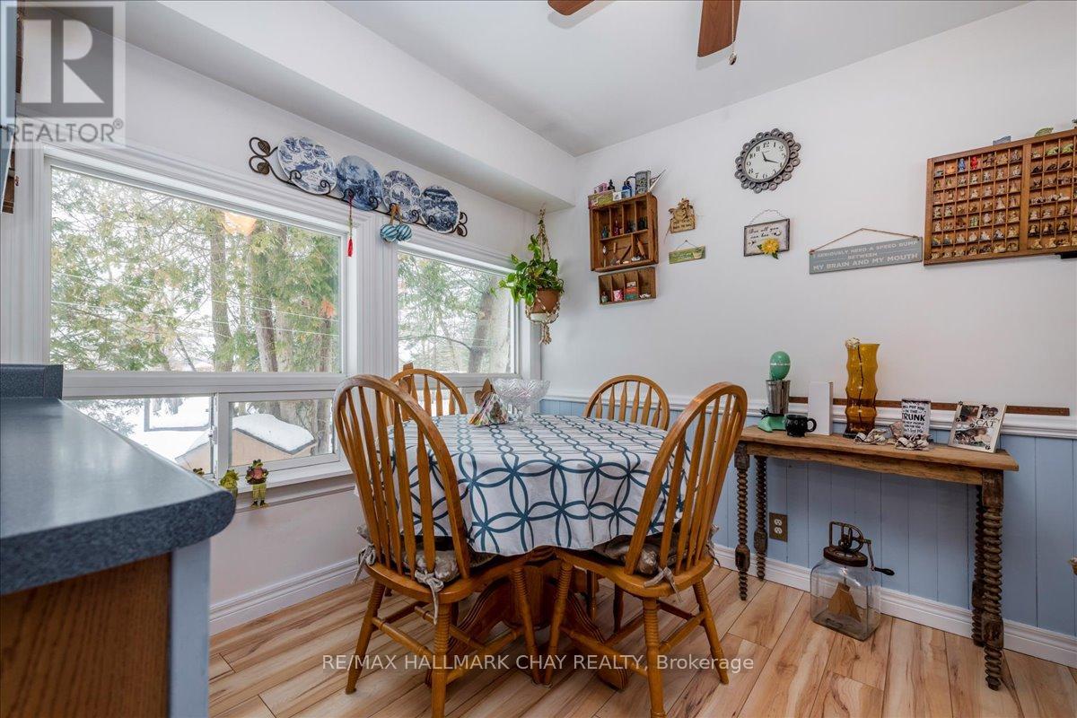 930 Gilmore Avenue, Innisfil, Ontario  L0L 1W0 - Photo 5 - N12812324