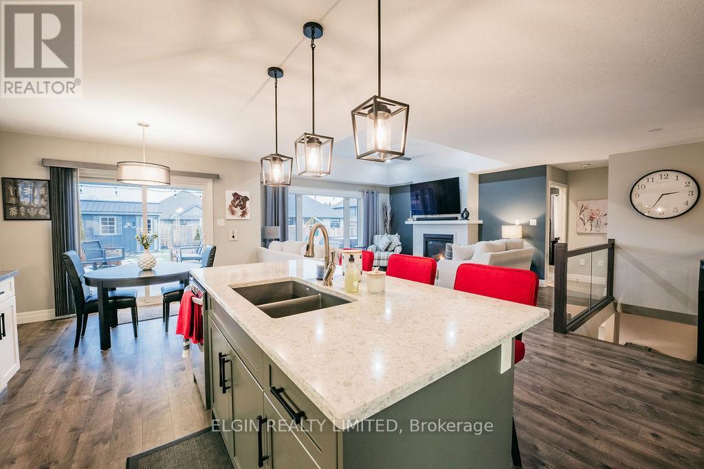 40 Glengariff Drive, Southwold, Ontario  N5P 3T2 - Photo 11 - X12808364