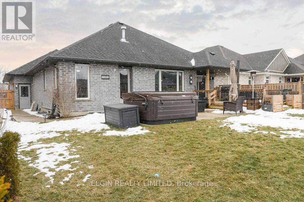 40 Glengariff Drive, Southwold, Ontario  N5P 3T2 - Photo 29 - X12808364