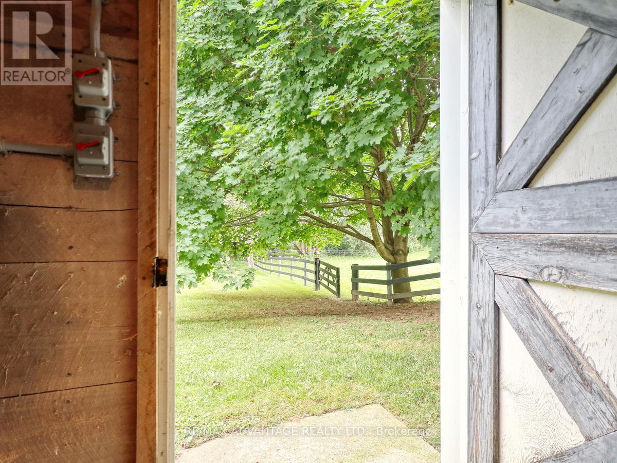 17248 Wyton Drive, Thames Centre, Ontario  N0M 2P0 - Photo 37 - X12812244