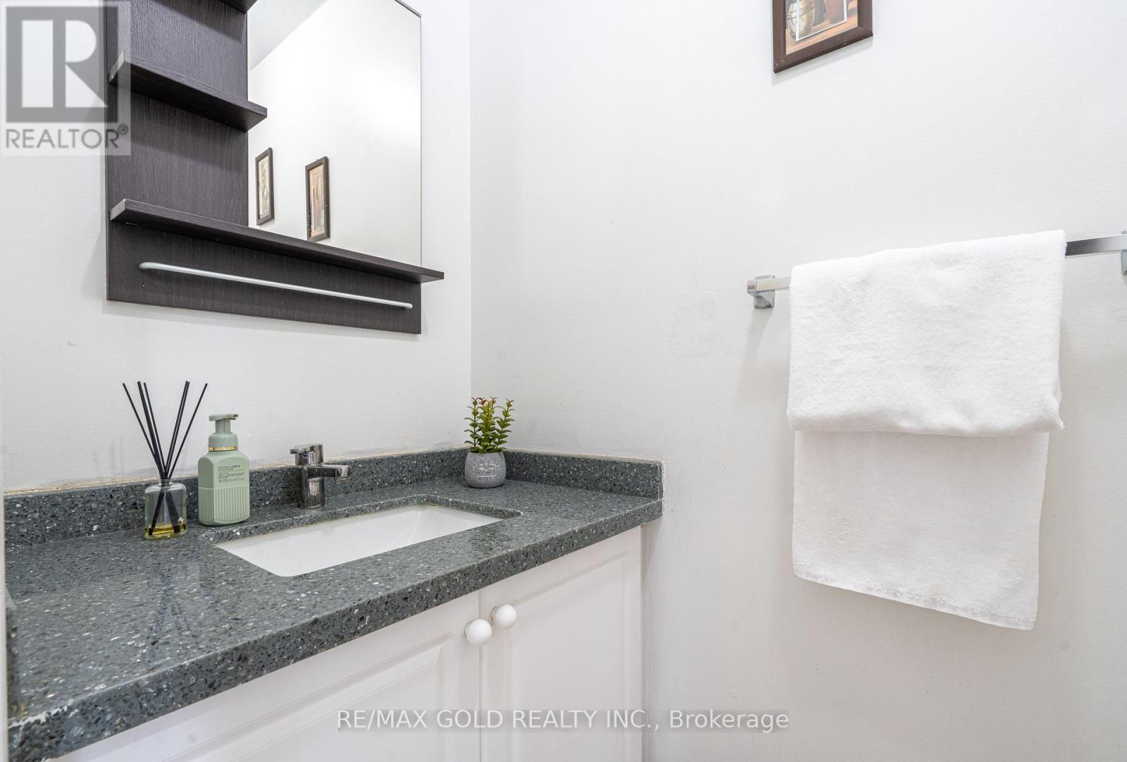 15 Barrier Reef Lane, Brampton, Ontario  L6R 2A7 - Photo 16 - W12812118