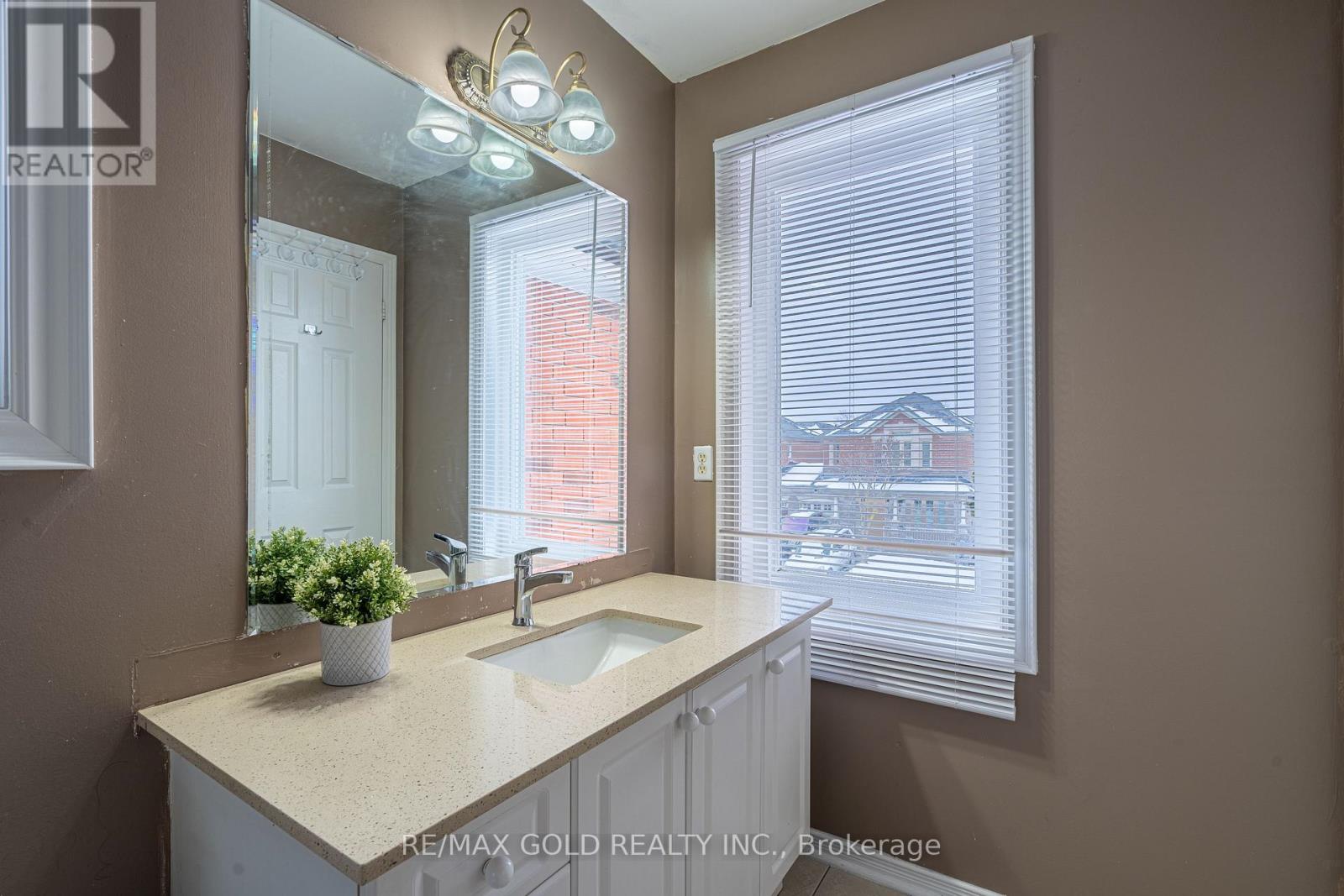 15 Barrier Reef Lane, Brampton, Ontario  L6R 2A7 - Photo 22 - W12812118