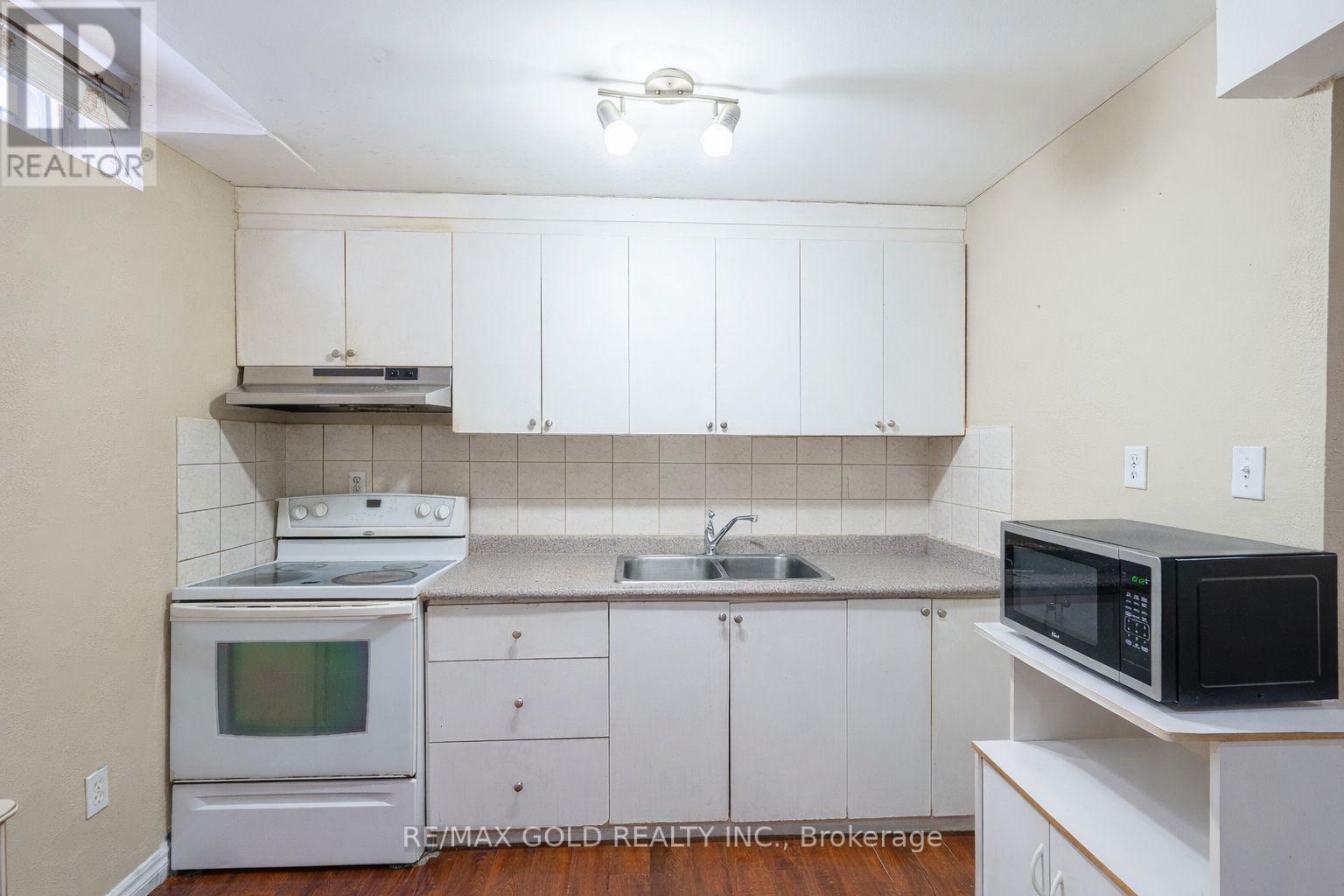 15 Barrier Reef Lane, Brampton, Ontario  L6R 2A7 - Photo 38 - W12812118