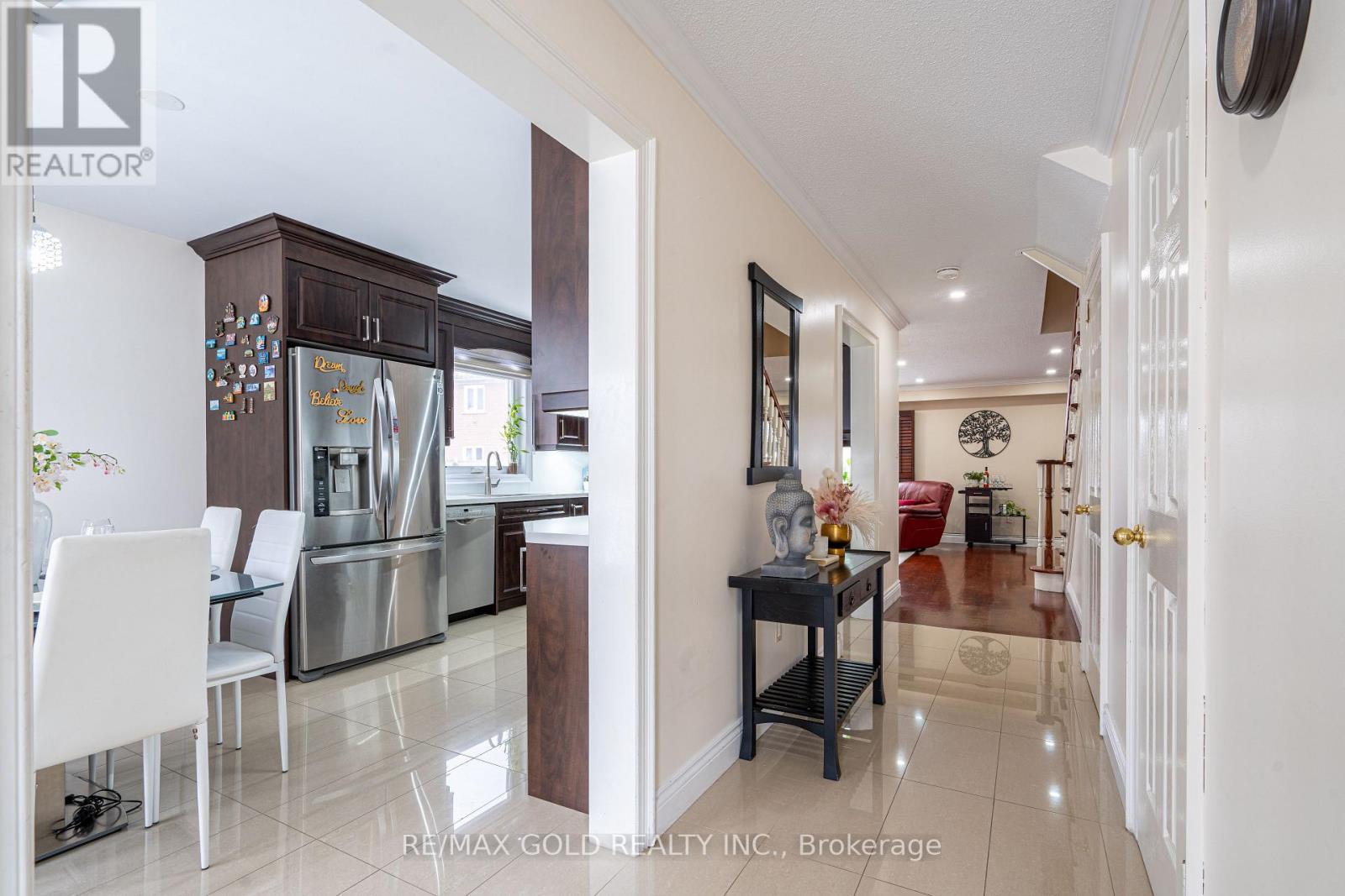 15 Barrier Reef Lane, Brampton, Ontario  L6R 2A7 - Photo 7 - W12812118