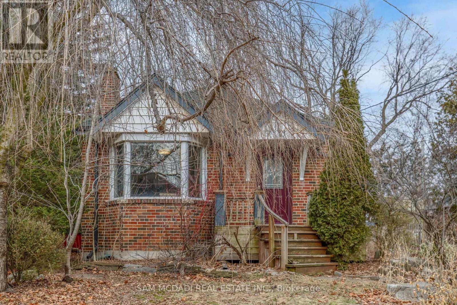 70 High Street W, Mississauga, Ontario L5H 1K2 - Photo 2 - W12812130