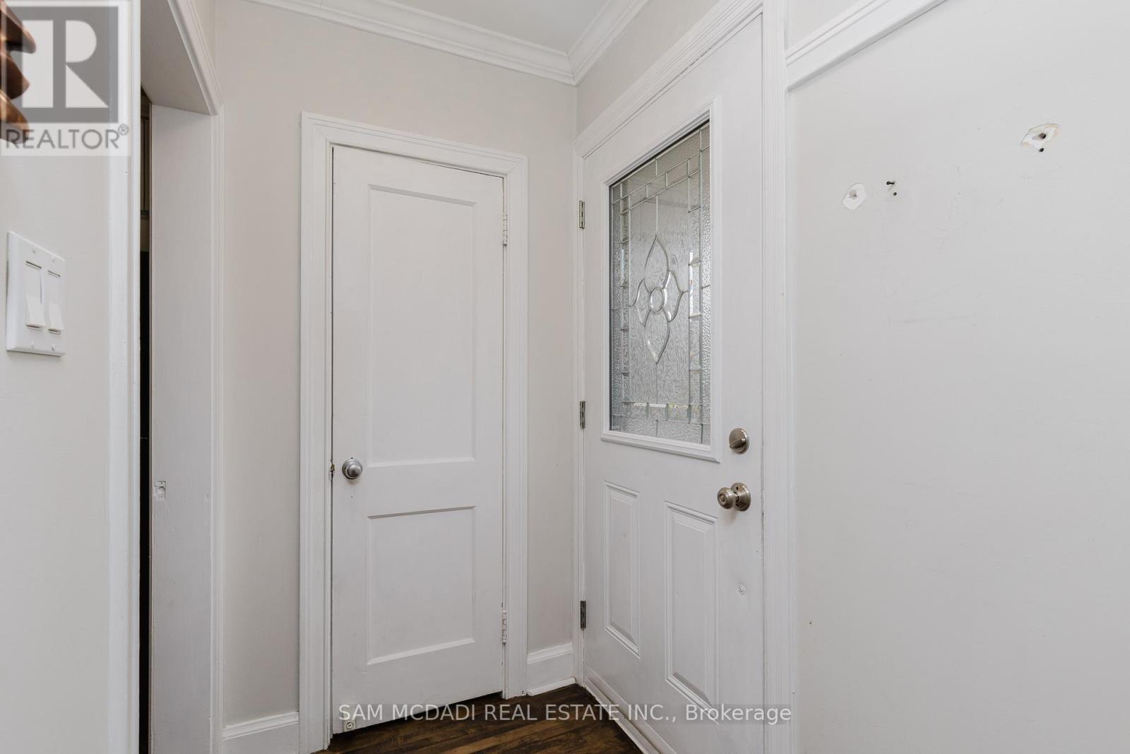 70 High Street W, Mississauga, Ontario L5H 1K2 - Photo 4 - W12812130