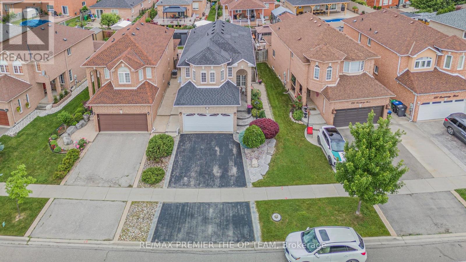 223 Landsbridge Street, Caledon, Ontario  L7E 2J6 - Photo 44 - W12812156