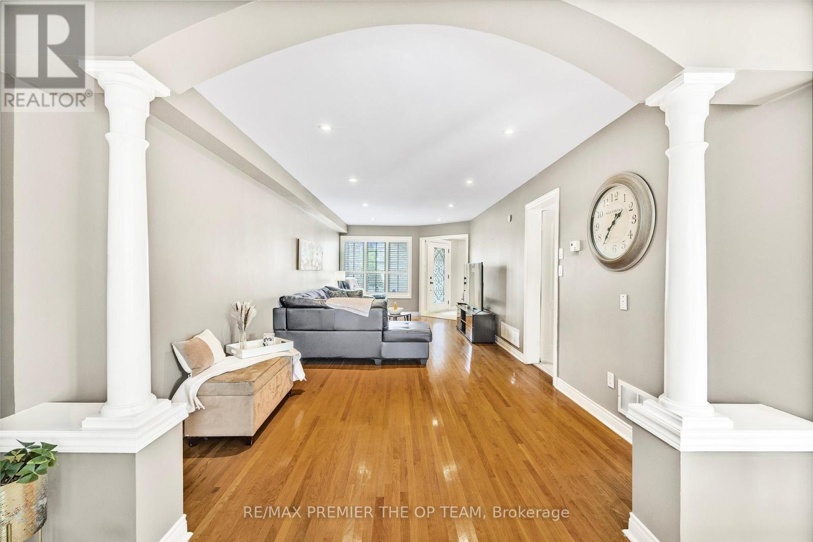 223 Landsbridge Street, Caledon, Ontario  L7E 2J6 - Photo 8 - W12812156