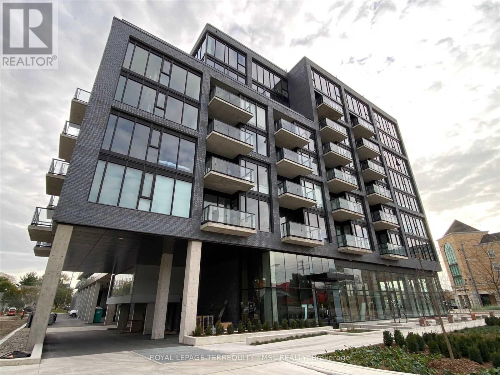 816 - 7 Smith Crescent, Toronto, Ontario  M8Z 0G3 - Photo 1 - W12812266