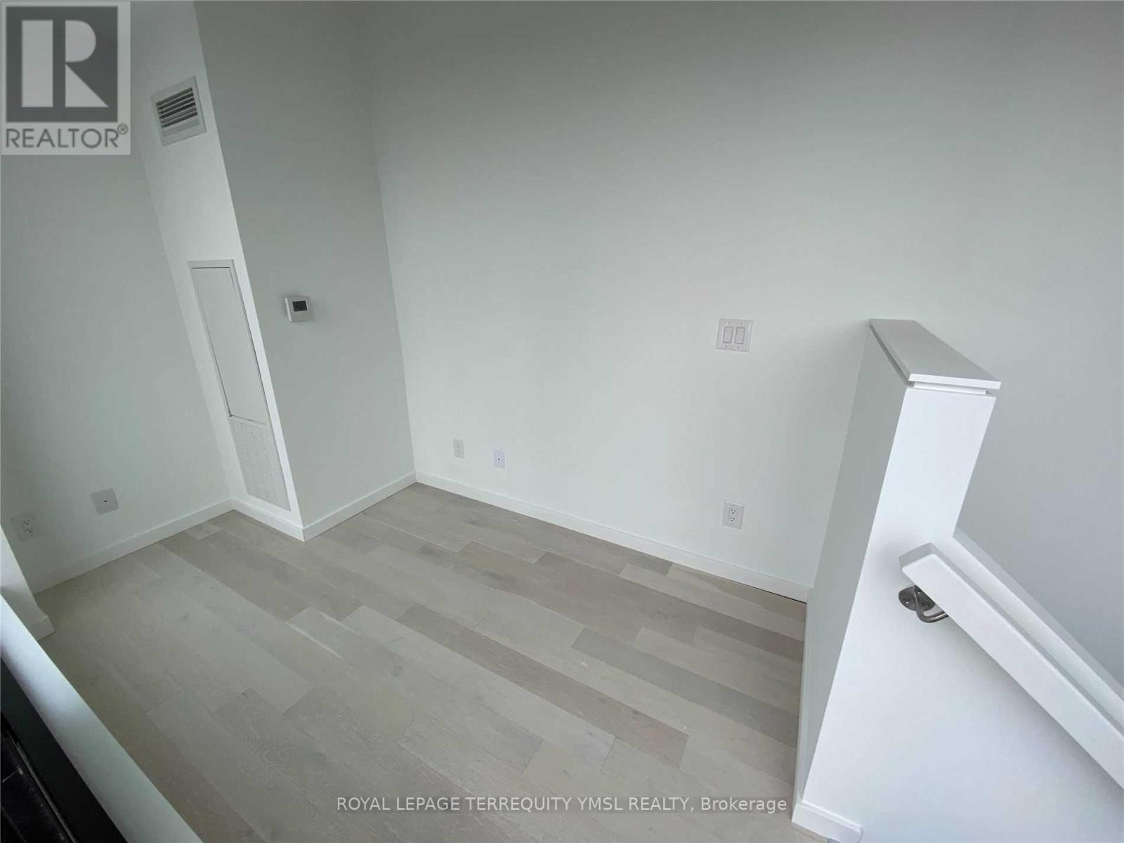 816 - 7 Smith Crescent, Toronto, Ontario  M8Z 0G3 - Photo 22 - W12812266