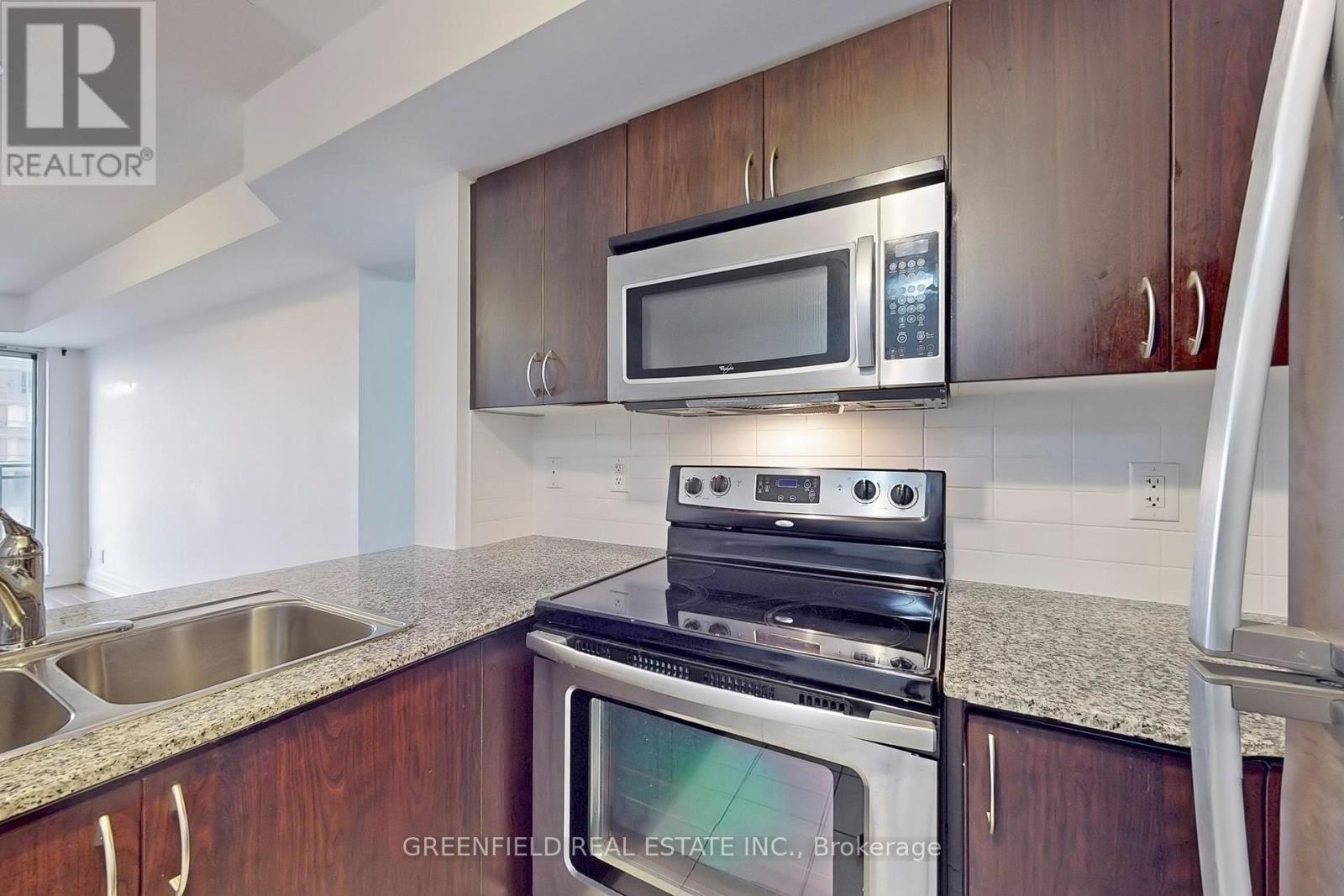 820 - 1060 Sheppard Avenue W, Toronto (York University Heights), Ontario  M3J 0G7 - Photo 11 - W12812292