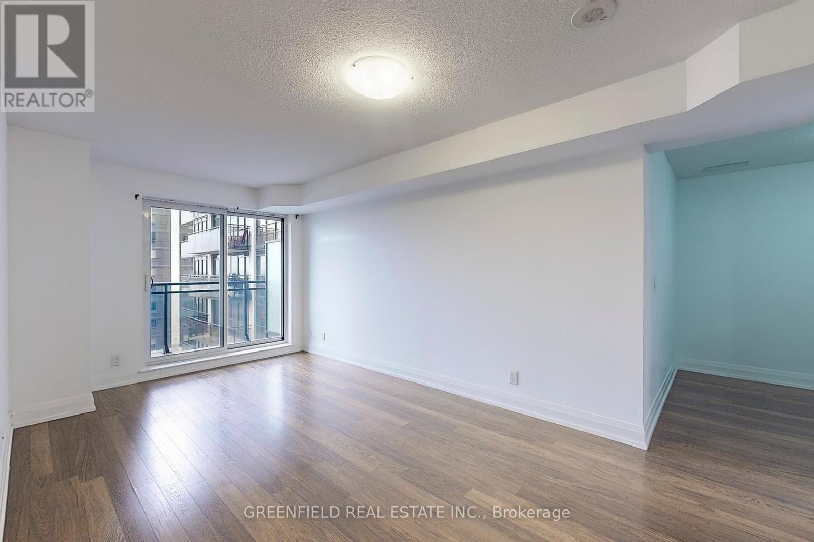 820 - 1060 Sheppard Avenue W, Toronto (York University Heights), Ontario  M3J 0G7 - Photo 2 - W12812292