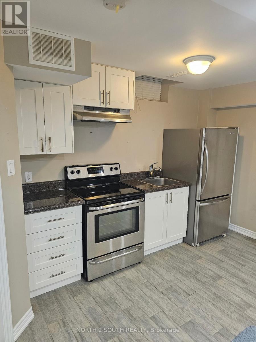 Bsmt - 23 Vanwood Crescent, Brampton, Ontario  L6P 2X3 - Photo 2 - W12812298