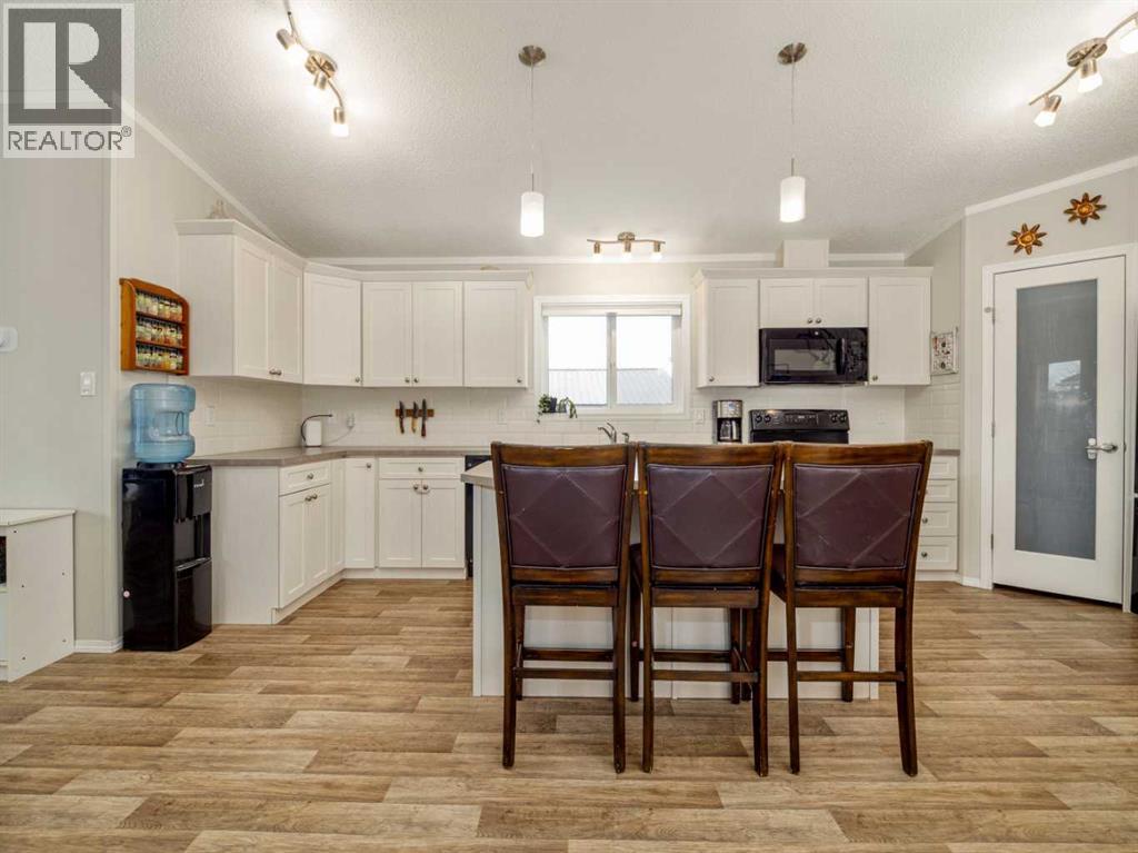 221 4 Street, Cowley, Alberta  T0K 0P0 - Photo 13 - A2287711