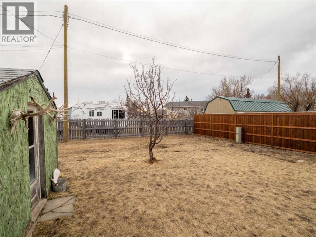 221 4 Street, Cowley, Alberta  T0K 0P0 - Photo 35 - A2287711