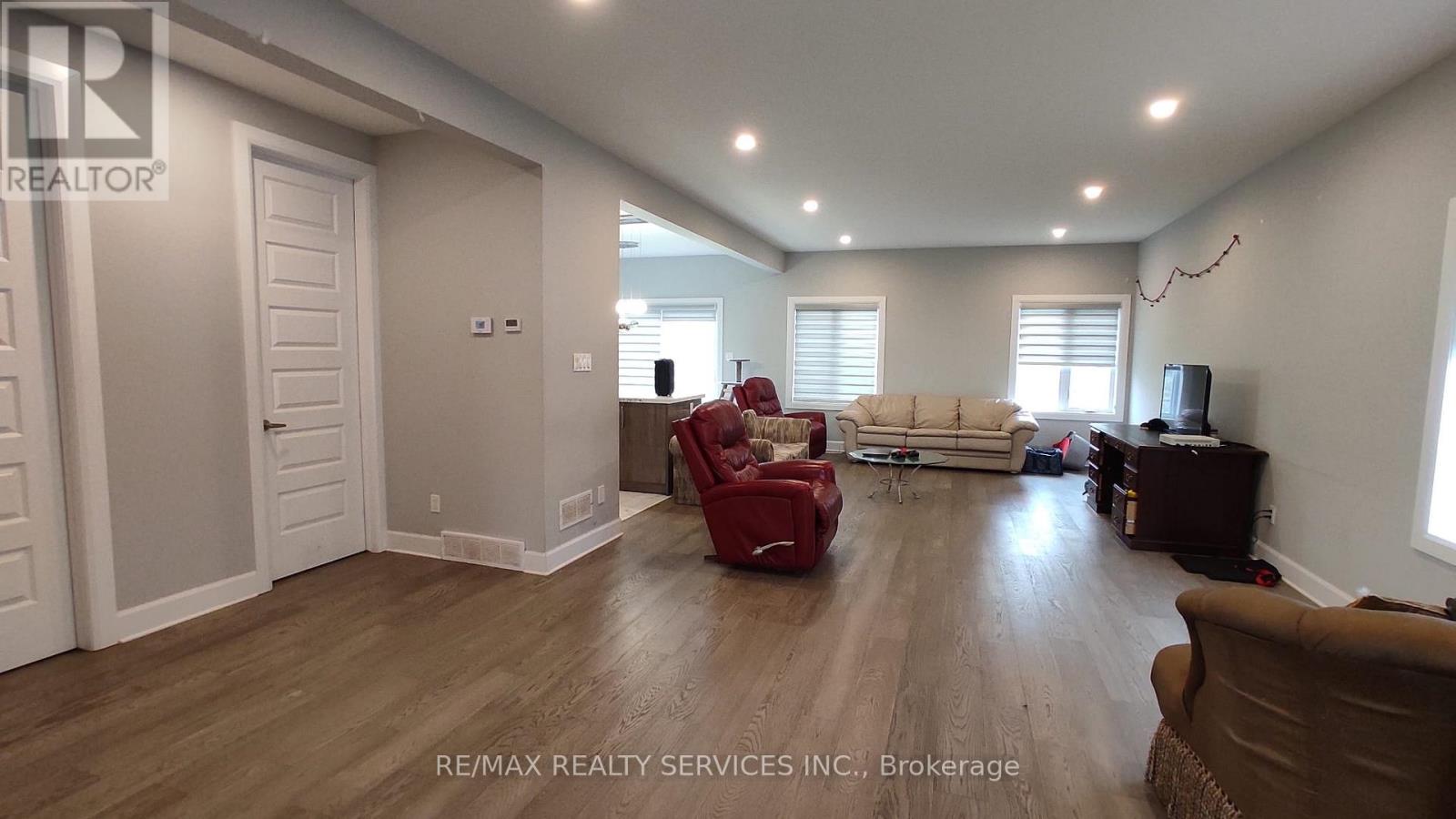 1573 Dylan Street, London East, Ontario  N5V 5J3 - Photo 4 - X12812168