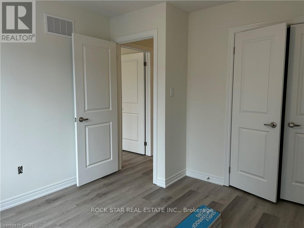 73 Dryden Lane, Hamilton, Ontario  L8H 0B6 - Photo 9 - X12812208